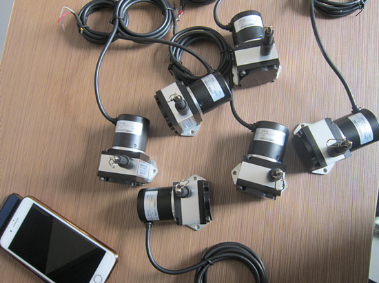 數(shù)字測(cè)距離傳感器通信接口有多少種?